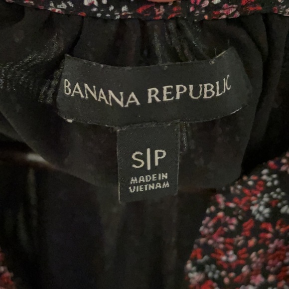 Floral sleeveless blouse - Picture 3 of 6